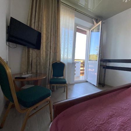 Olena Resort Bryukhovychi Bagian luar foto
