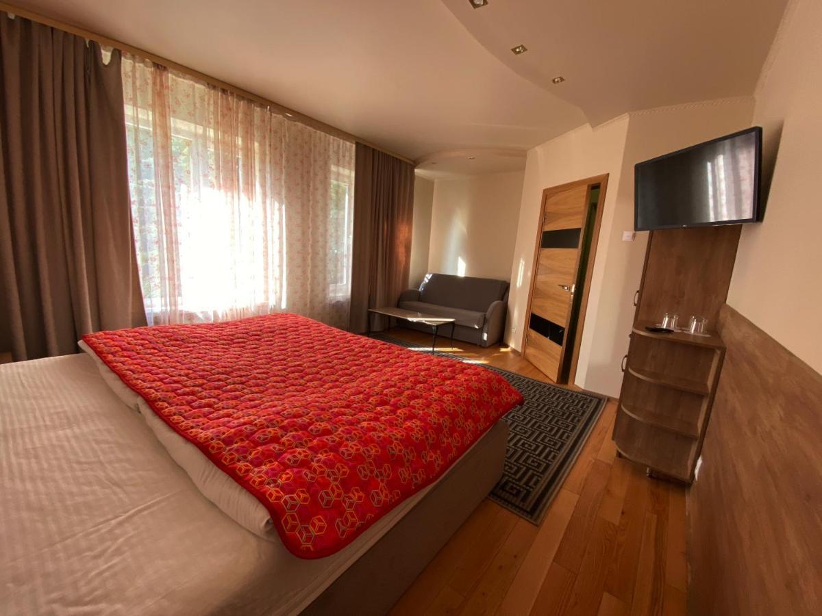 Olena Resort Bryukhovychi Bagian luar foto