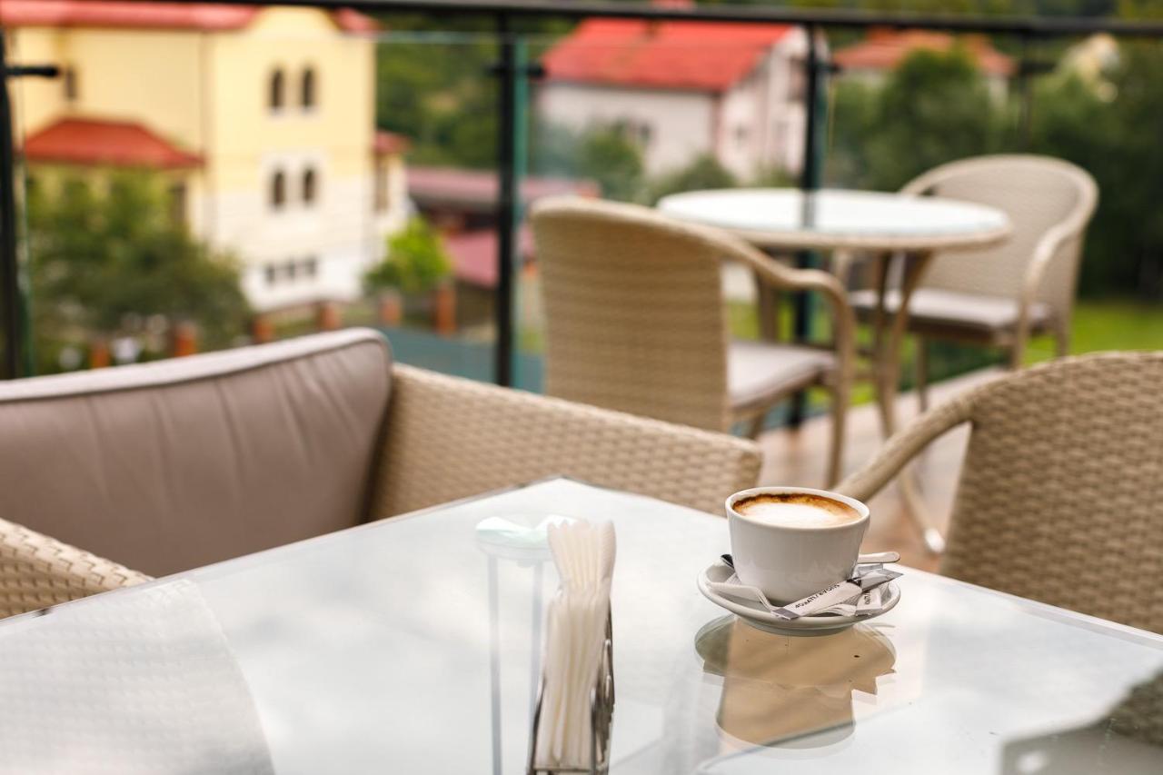 Olena Resort Bryukhovychi Bagian luar foto