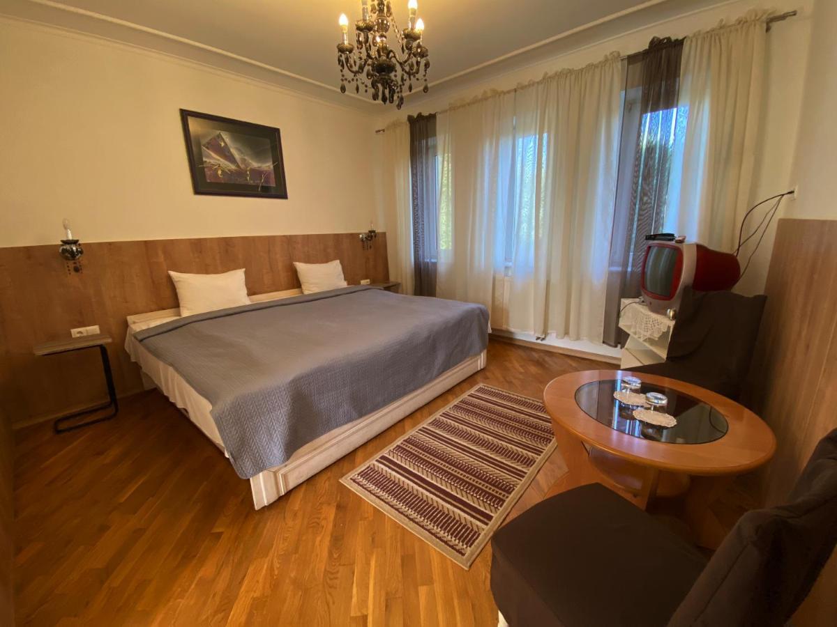 Olena Resort Bryukhovychi Bagian luar foto