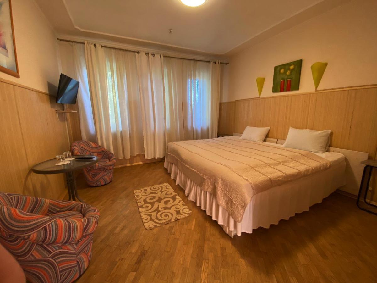 Olena Resort Bryukhovychi Bagian luar foto