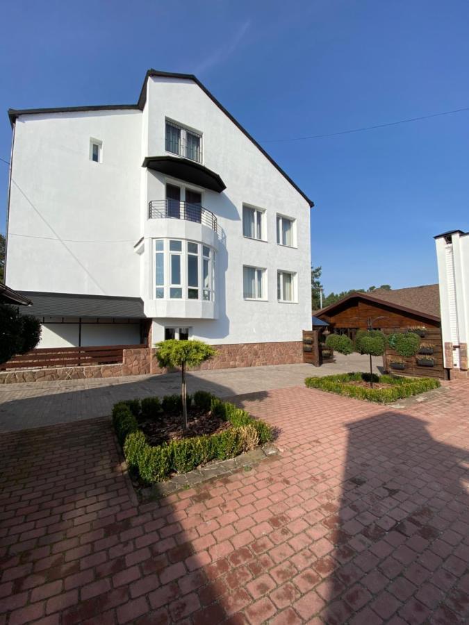 Olena Resort Bryukhovychi Bagian luar foto