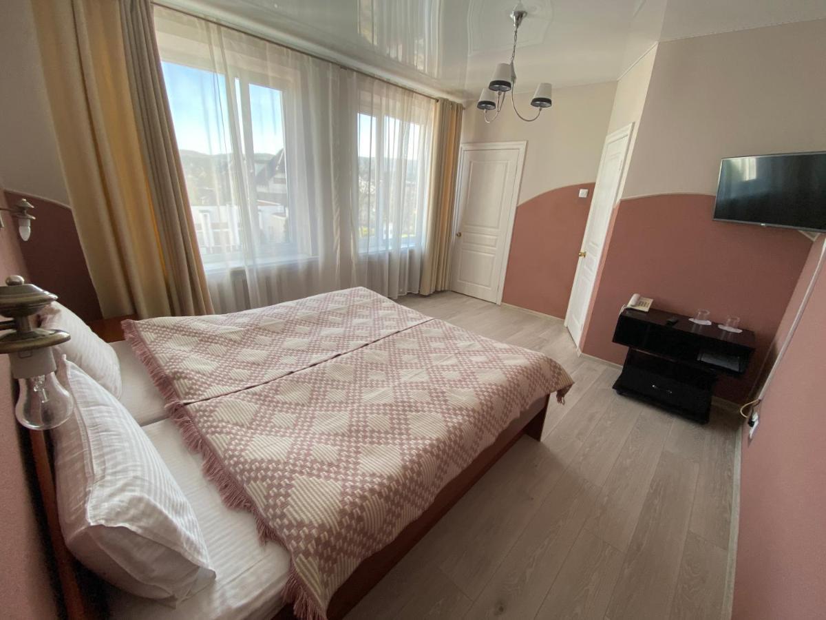 Olena Resort Bryukhovychi Bagian luar foto