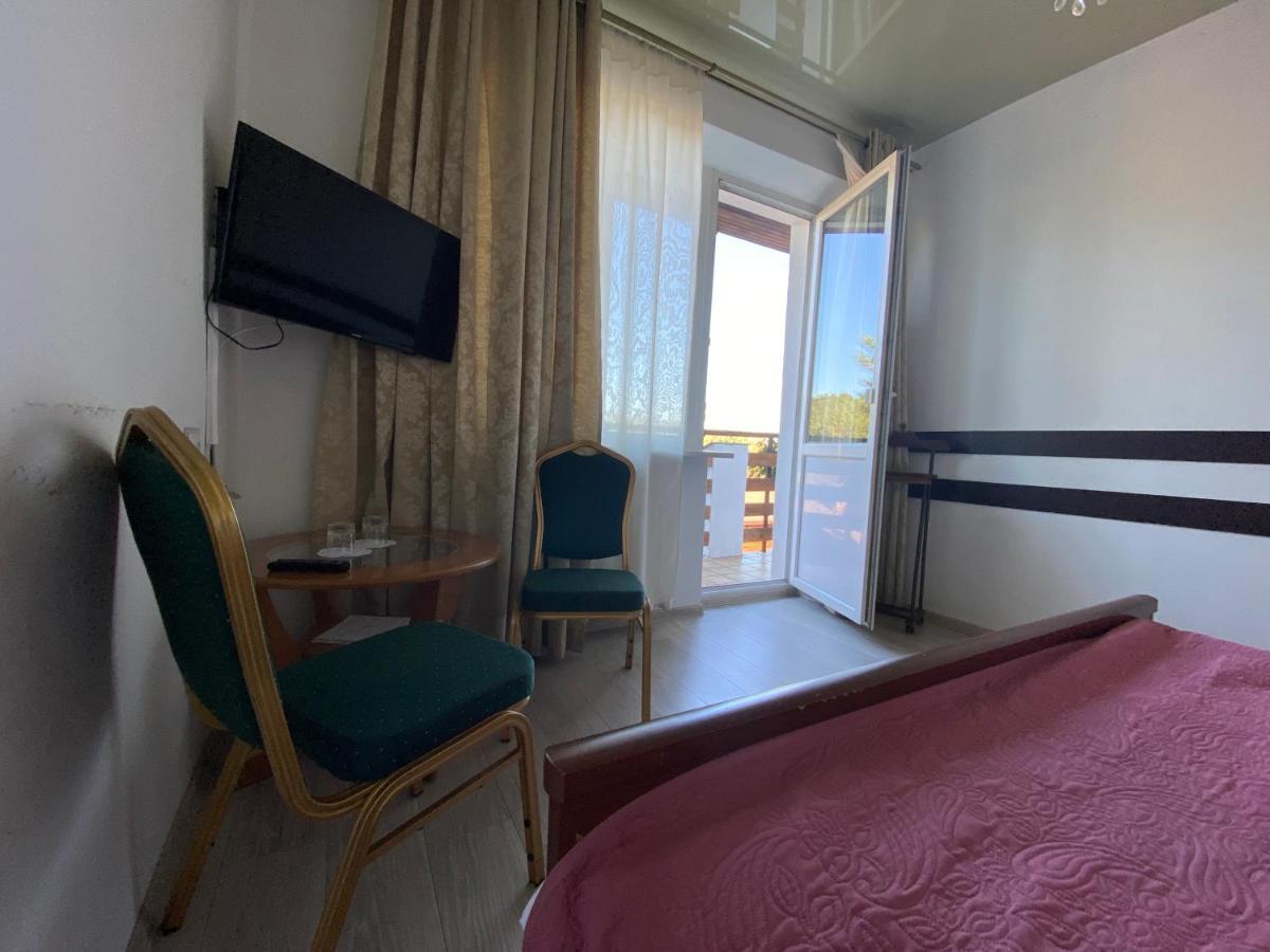Olena Resort Bryukhovychi Bagian luar foto